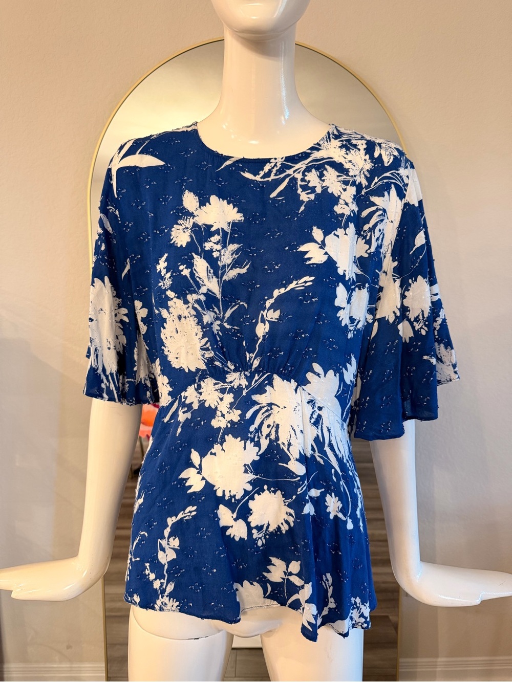 Blue & White Floral Short-Sleeve Women's Blouse